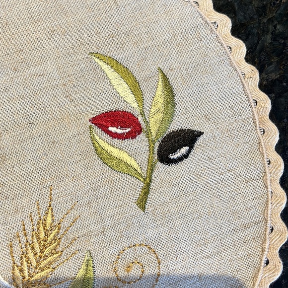 NWT Olive Oil Bottle Apron with Matching Doily - Picture 8 of 14